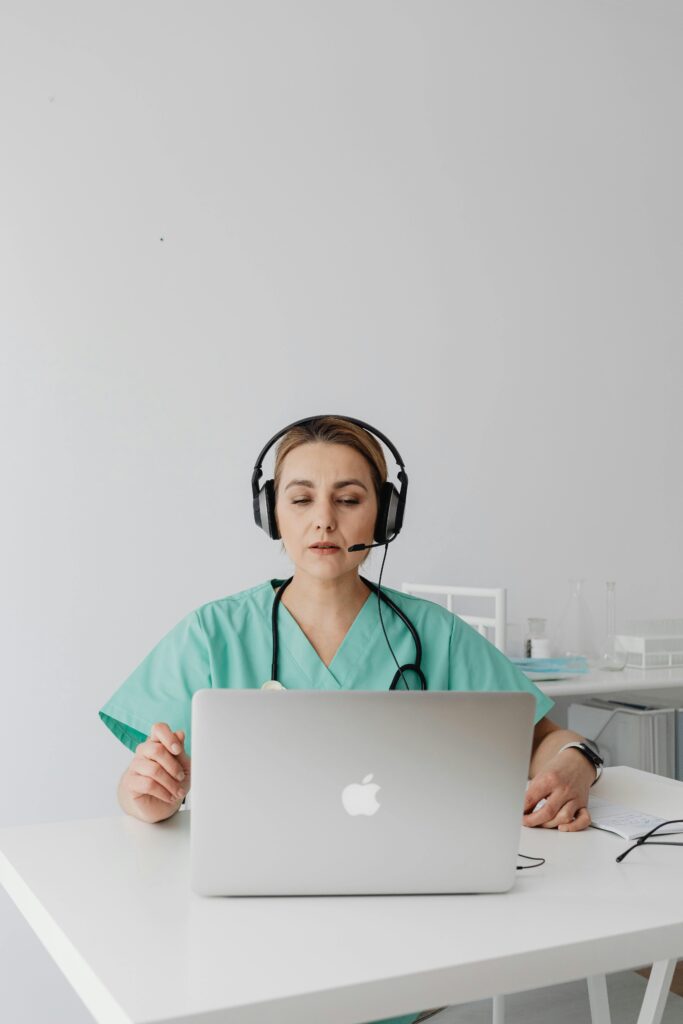 Expert medical scribe providing real-time medical scribing services for accurate EHR documentation at MedAlign Solutions